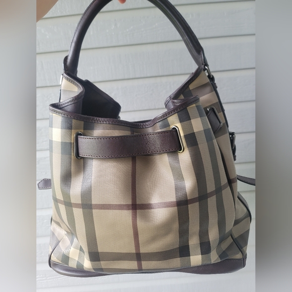 Pre Loved Burberry Belted Hobo Bag 🤎 - Picture 4 of 9